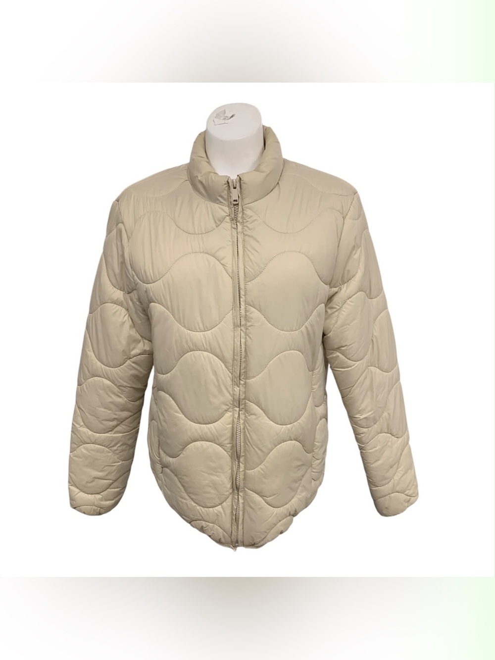 Suzy Shier Beige Quilted Puffer Jacket Size L